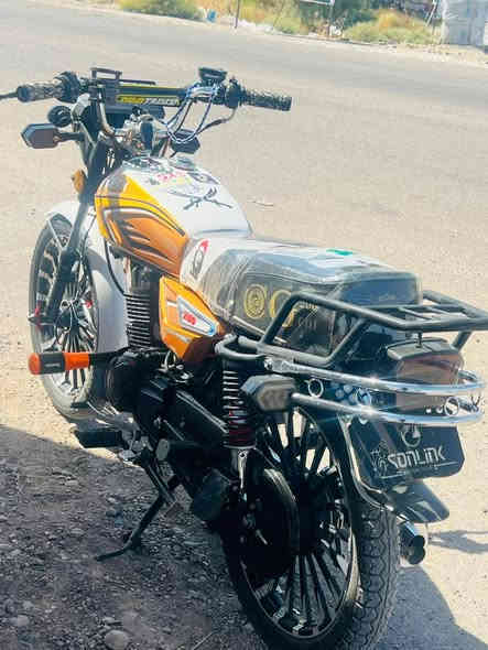 سلام
عليكم للبيع دراجه سيفان مكينه 200ضاغطه وزنجيل موديل 2025 مكفولة كفاله عامه من كلشي سعر 750 وبيها مجال  ما متواجد خاص عل رقم فقط ***********و ***********
