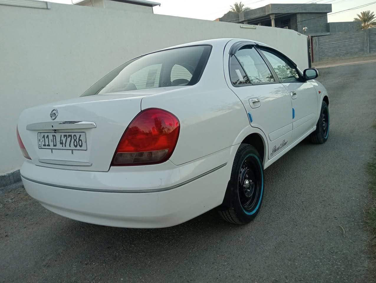 سلام عليكم 
للبيع نيسان سني موديل 2009
بيها صبغ جاملغات الخلفيه فقط 
مكينة كير خير من الله صدر جديد تخم تاير تبريد شغال رقم بغداد دولي كير اوتماتيك 
عنوان أبو غريب سعر اتصل وتدلل 
***********
