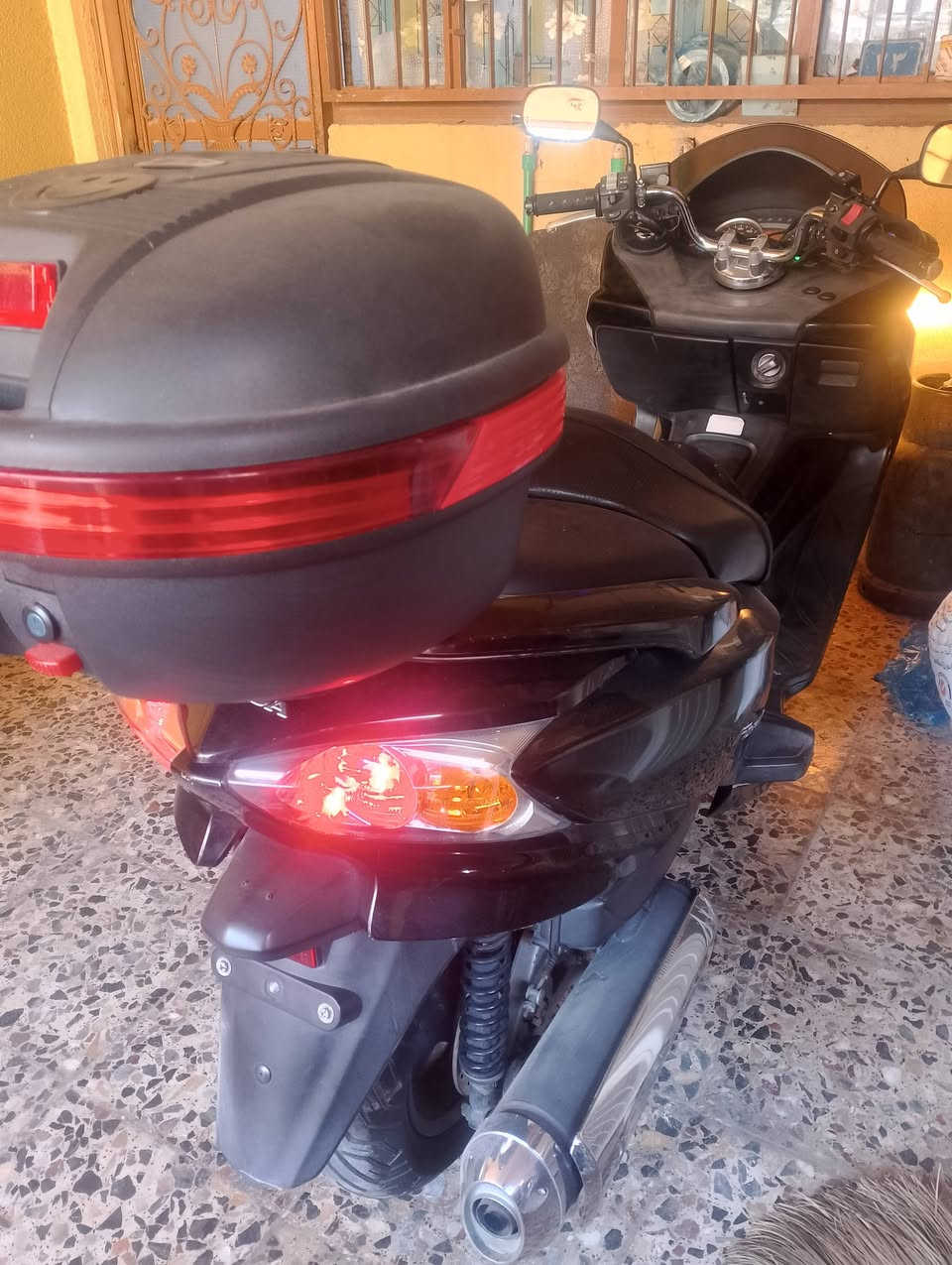 سلام عليكم ورحمه الله وبركاته
فورزه MF0_10
مكفوله الدراجه كفاله عامه 
مكينه خير من الله لانظوح لا تبخير 
كير سبع نمر اربع تحويلات شغال 
كلجات بلاديه ممفتوحه ابد 
تدفئة يدات 
جهاز انذار مانع سرقه بلاديه 
بصمتين+سويج طوارى بلاديه 
عده+كتلوكات شركه اصليه 
جنطه ماركه Givi اصليه+سويج عدد 2
الدراجه ماشيه 39حقيقي 
للبيع او مراوس حسب القناعة 
بغداد حي القاهره قرب جامع النداء 
***********
اسف عله الاطاله وعدم ذكر السعر بسبب النفوس الظعيفه
