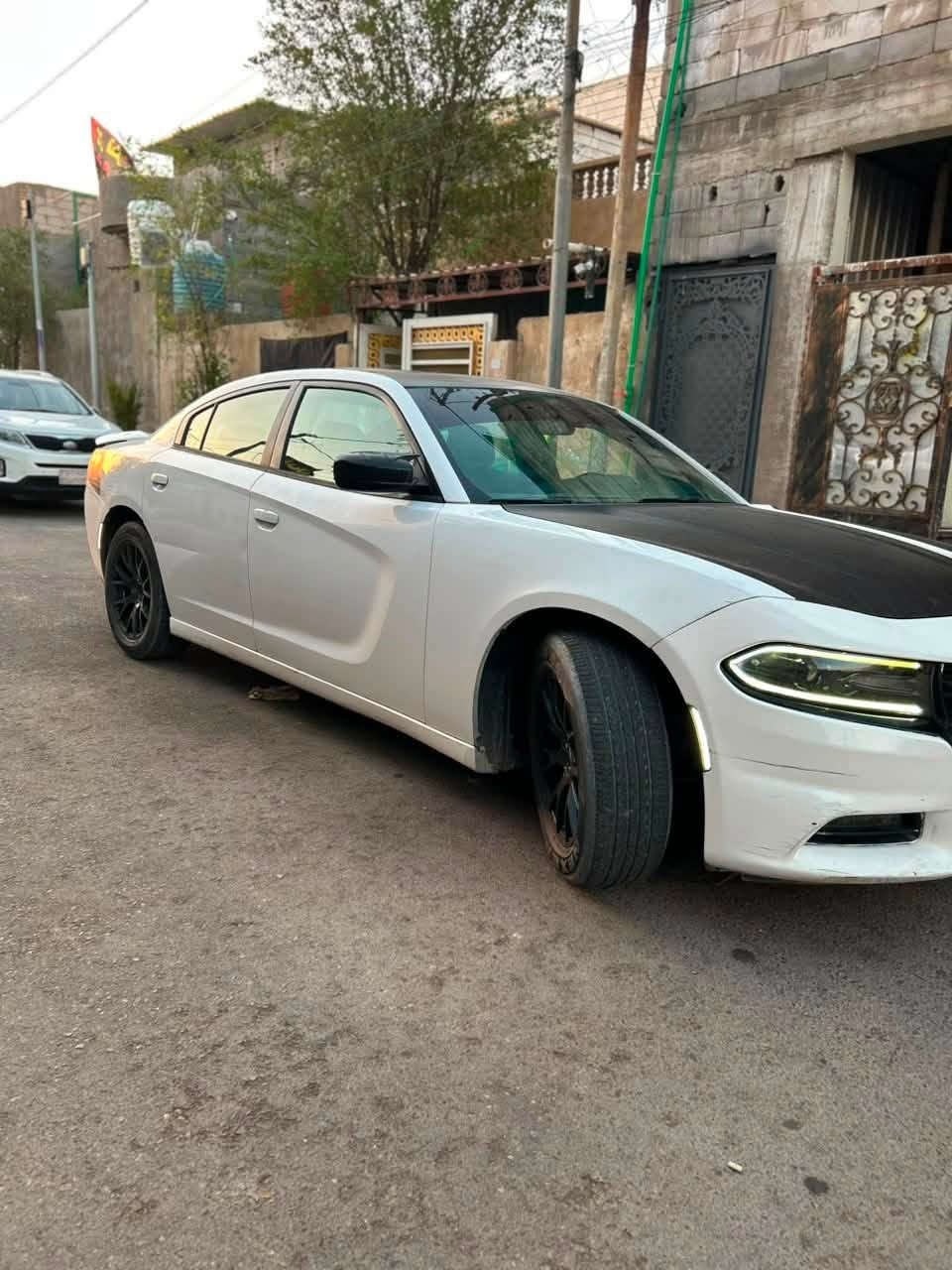 السلام عليكم
جارجر sxt2018 اصل

المكينه 6سلندر 3600V

المواصفات
بصمه تشغيل 
فتحه سقف
تحديد مسار 
السياره كامله من كلشي حداديه تايرات جديده تبريد شغال كلش نظيفه السياره
الحادث مثل ماموجود بالصور + السونار  السياره رقم بغداد بأسمي  السنويه لحد 2030 توني مجدده هزه وكلشي كامل تحويل ثاني يوم

الجامه الاماميه مكسوره فقط 

السعر 170 وبيه مجال 

مكاني البصره 

الرقم 
***********

