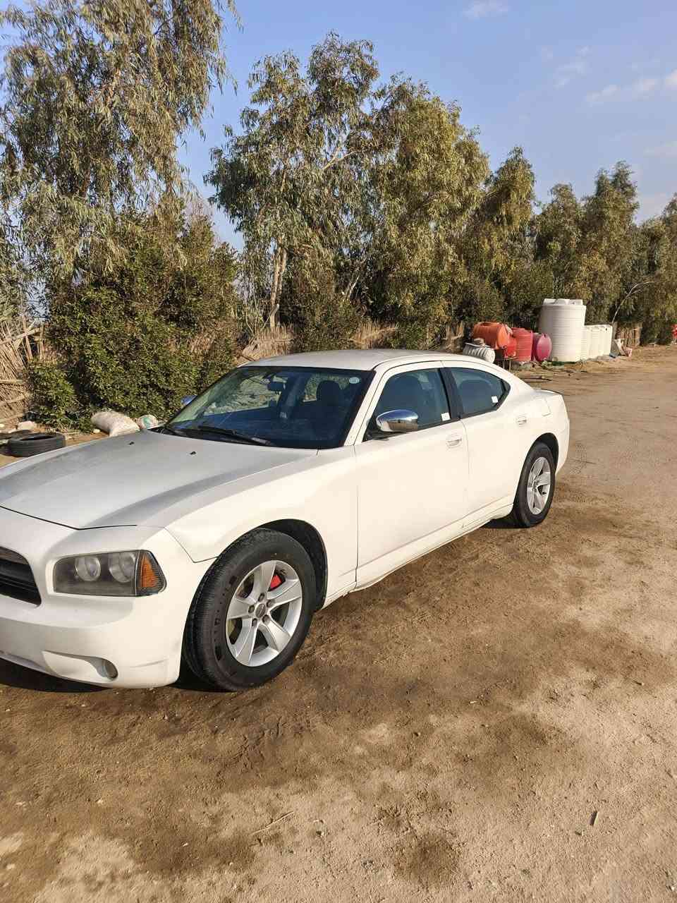 السلام عليكم للبيع جارجر موديل 2008 سياره جديده مابيه نقص برغي  باتري جديد حداديه مكينه 3500 أصل وكير واكسن كفاله رقم أربيل سنويه ل2030 كفاله من حادث وتبديل بيه صبغ حزام جماليه بدون معجون  قماره وتكم وبنيد وجنطه مكفولات من الصبغ السعر 95 وبيه مجال زوج تايرات قبل سبوع شديته
مكاني النجف ***********
‏‪***********‬‏
