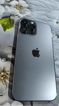 ايفون 13 برو ماكس ٢٥٦ • بطاريه ٨٦٪ • شخط واحد