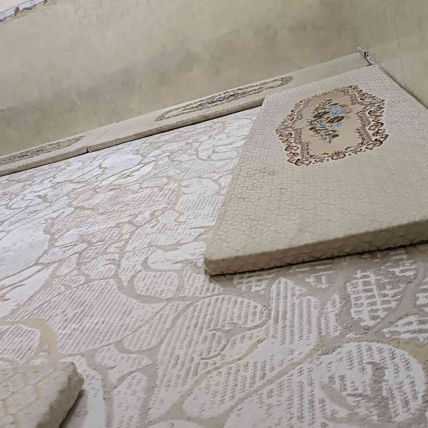 للبيع ديوان مستعمل الطول 12متر السعر 150 الف العنوان كربلاء. الجاير حي النواب،قرب اسواق برتقاله ***********،،           ،،***********
