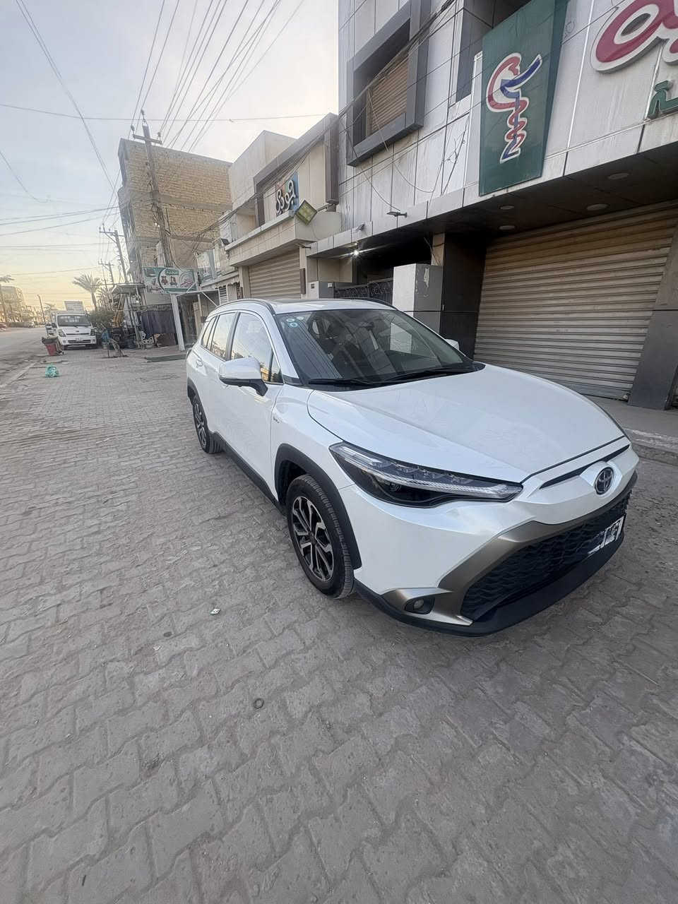 فوووول مواصفات فرونتلاندر
اربع كاميرات داش كام تسجيل ☑️
فرونت لاندر 2024 فئة S فل مواصفات  الاولى في بغداد🔥
       🔥🔥    
🚘 عزيزي الجاد بالشراء اقراءة المواصفات قبل الاتصال
✅ النوع: فرونتلاندر فئة s سبورت 🔥
✅ الموديل: 2024🔥
✅ المحرك: 2000 هايبرد
✅ المواصفات: فل مواصفات – أعلى فئة – إصدار حديث
✨ أبرز المزايا والمواصفات ✨
🔥 تصميم رياضي فاخر مع تفاصيل مميزة:
✔ مقعد كهربائي أصلي 3 حركات
✔ كشنات جلد أصلي اسود وابيض 
✔ ويل كب كروم أسود
🔥 تكنولوجيا متقدمة لراحة وسهولة القيادة:
✔ شاشة كبيرة مع كاميرا 360 درجة - تبريد 2 قطعة
✔ بصمة دخول وتشغيل 
✔ رادار – تحديد مسار – قيادة ذاتية - 
✔ هاند بريك كهربائي – أوتو هولد – مانع انزلاق
✔ درايف مود – بور مود
🔥 إضاءة وإضافات مميزة:
✔ فتحة سقف سلايد- سبويلر قمارة بلادي
✔ لايت زينون 5 عدسات + كشاف زنون 
✔ بك لايت LED
✔ شباك أمامي خلية
✔ إنارة داخلية زينون
✔ لايت أوتوماتيك
✔️ صندوك كهرباء 
✔️ جام يصعد وينزل بالريمونت+السلايد
✔️اضافة جهاز اوبيدي اصلي شركة تويوتا يضيف حوالي 7 مميزات اضافية
والعداد(21500)كيلو،تبديل زيت المحرك شركة امزويل الامريكيةوالاستخدام شخصي بنزين محسن من تاريخ الشراء
السعر.28.000.000 دينار وبيه مجال بسيط للشراء شي بسيط او مراوس مع سيارة7 راكب تويوتا هايلندر
عنوان السيارة بغداد الدورة
***********
