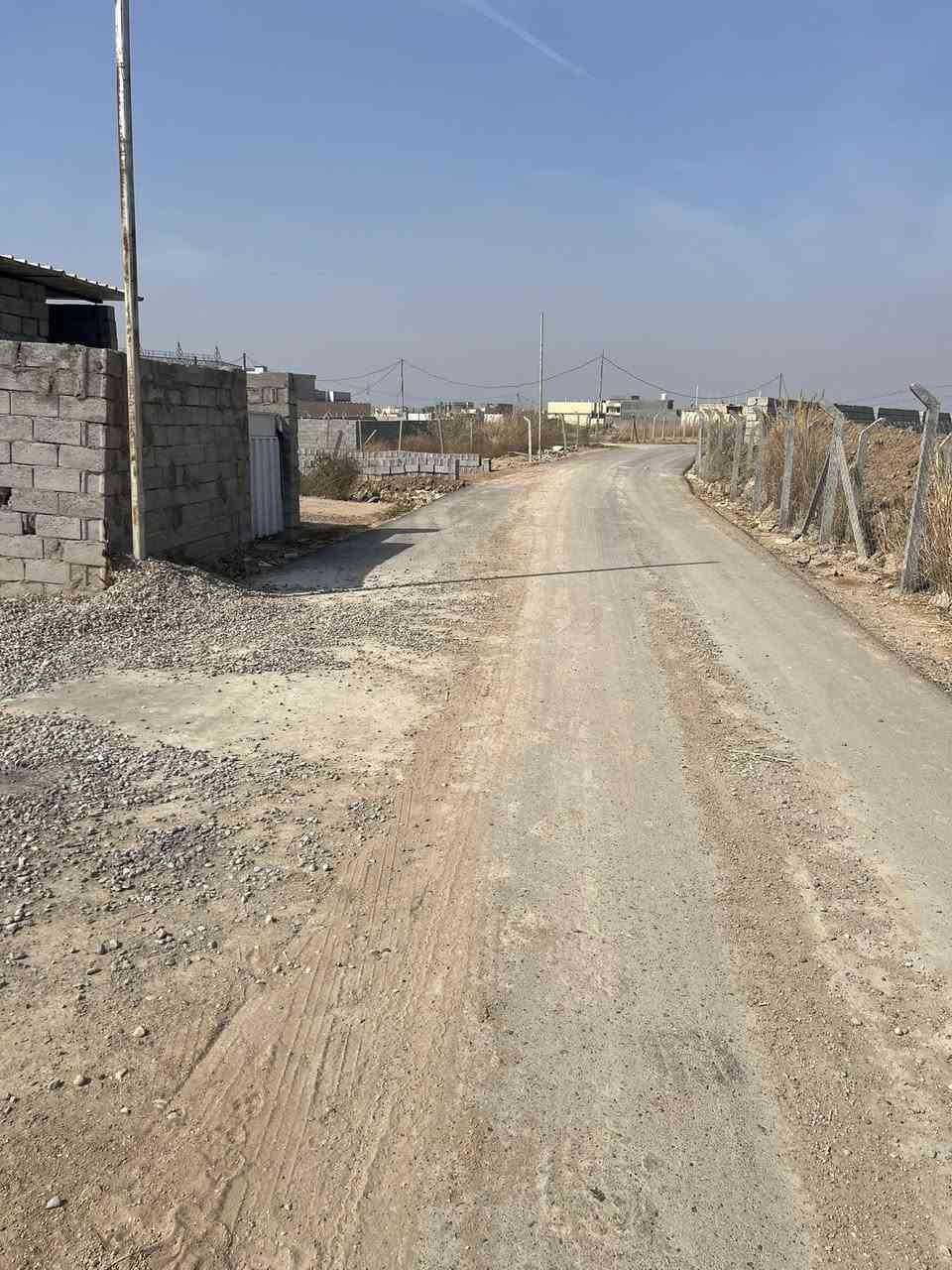 سلام عليكم قطعه ارض للبيع مساحه 100 م واجه 7ونزال 15 خدمات كامله تبليط كهرباء وماء سعر 16 وبيها مجال للشراي الموقع المدائن حي شهداء جنس الارض زراعي ع117 نهايت حي شهداء بصف شارع 30 
***********
