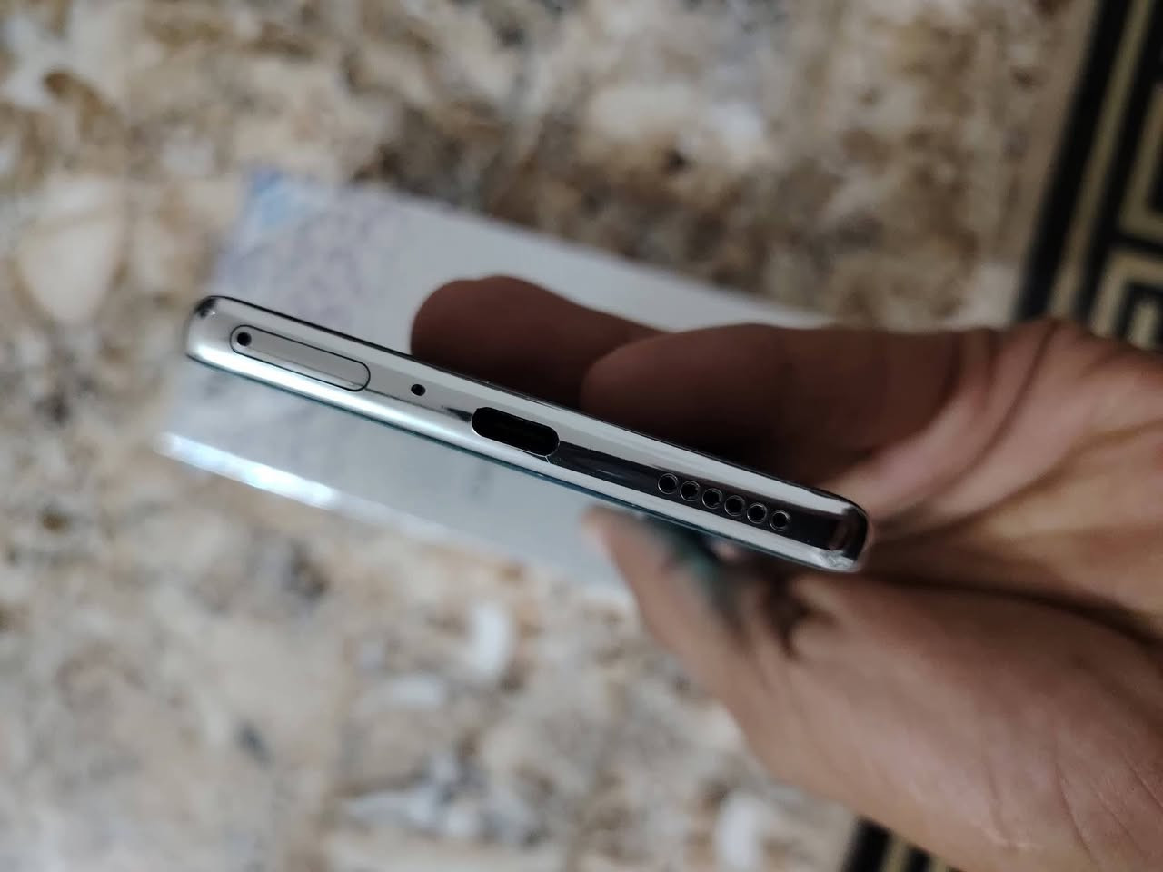 هاتف [ تكنو كامون 40 برو 5G ]
ذاكره 256 + بوبجي 90 فريم
كارتونه وشاحنه اصليه
الجهاز استخدام شهر جديد وكلشي مابيه 
السعر 290 الف


**إذا كنت صاحب هذا الإعلان وتريد حذفه لأي سبب، رجاءا أرسل رسالة إلى الدعم الفني**