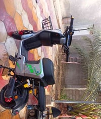 دراجه  R9 الريان بطارياته سته السعر 600 وبيه مجال الرقم 07826493611