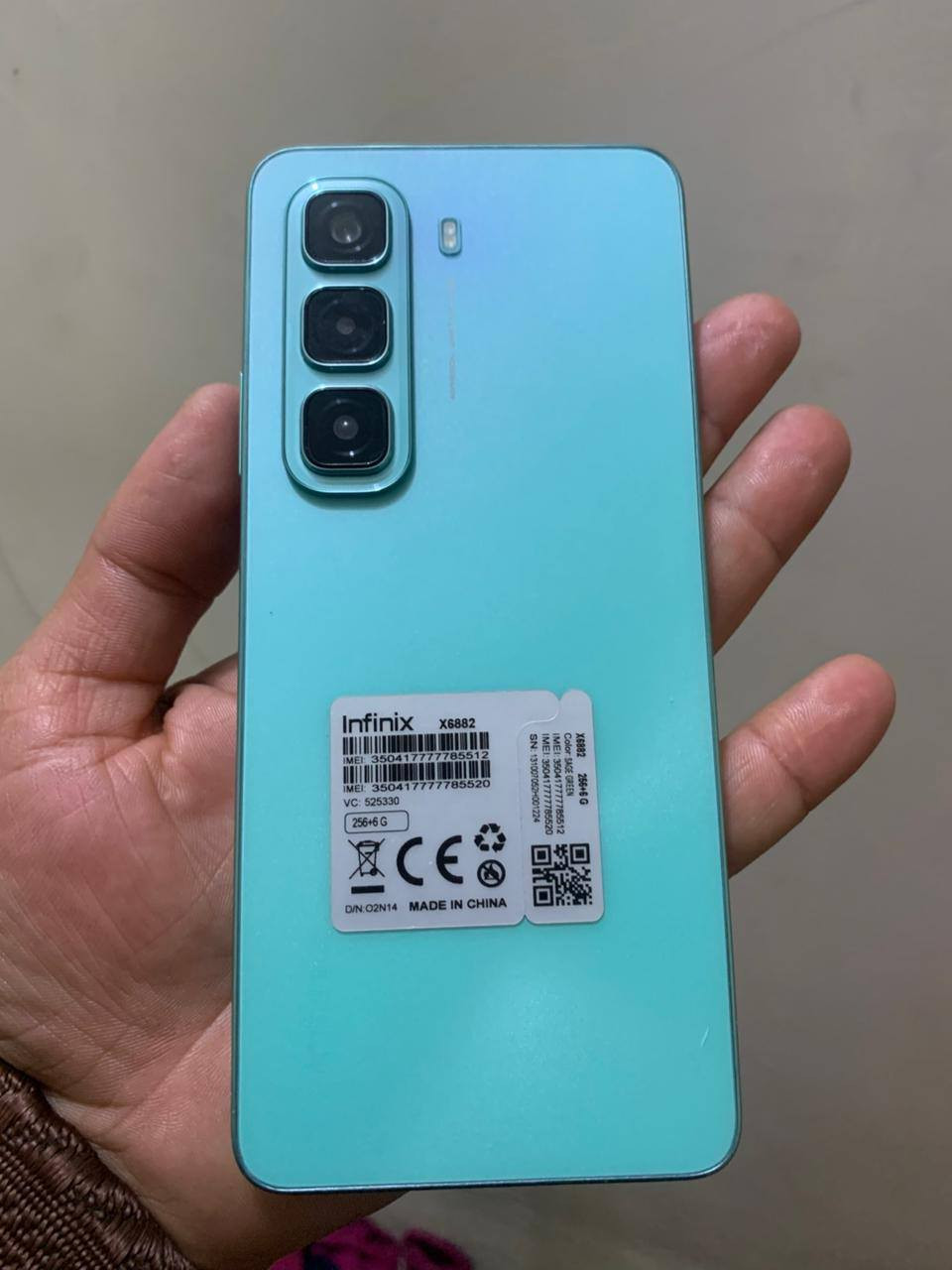 هوت 50 ذاكره 256 رام 12 بطاريه
5000 كامرا 50 ميكا ببجي 40 فريم جير سكوب 
جهاز عالمي بشحن بكلشي مستخدم اقل من شهر غراضه كامله شاحنه وكارتونه دبل سيم كارت ب 150 قفل بدون معامله قفل جهاز جديد شعدك مراوس نزل بتعاليق 
***********
