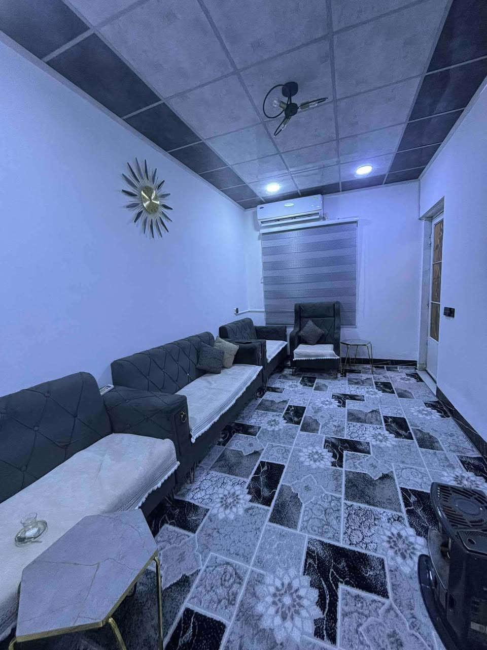 بيت مساحته100 واجهه 6 الاربع
طابق واحد غرفه نوم واستقبال وهول ومطبخ وصحيات وبيتونه
بمزارع زيونه مقابيل المرور
ملك صرف


**إذا كنت صاحب هذا الإعلان وتريد حذفه لأي سبب، رجاءا أرسل رسالة إلى الدعم الفني**