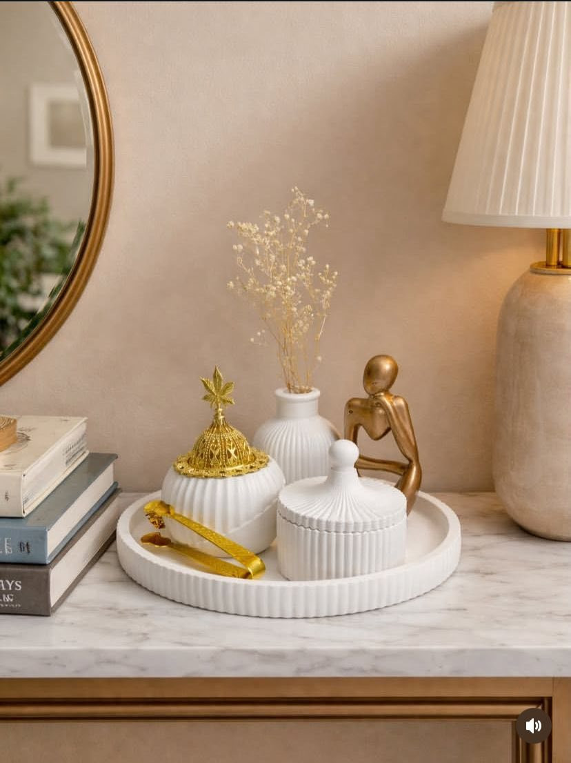 ✨ تحف البيت… لمسة أناقة تحكي ذوقك ✨🏡
تحف البيت ليست مجرد قطع للزينة، بل هي تفاصيل صغيرة تصنع فرقاً كبيراً في جمال المكان.
مزهرية أنيقة، شموع عطرية، لوحة فنية، أو قطعة تراثية مميزة… كلها تضيف روحاً خاصة ولمسة دافئة لبيتك.

اختيار التحف يعكس شخصيتك وذوقك، فاجعلي كل زاوية في منزلك تحكي قصة جمال وبساطة ورقي 🌿🤍

البيت الجميل ليس بكبره، بل بذوق من يسكنه ✨

#ديكور_منزلي #تحف #لمسة_جمال #أناقة_البيت


**إذا كنت صاحب هذا الإعلان وتريد حذفه لأي سبب، رجاءا أرسل رسالة إلى الدعم الفني**