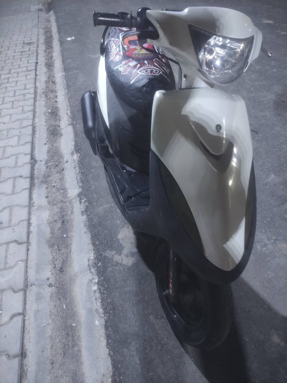 ماكس عدله لبيع السعر 500 وبيه مجال 
الدراجه نضيفه كلشي ماعيزه 
الدراجه عوزه بس سلف فقط 
***********
