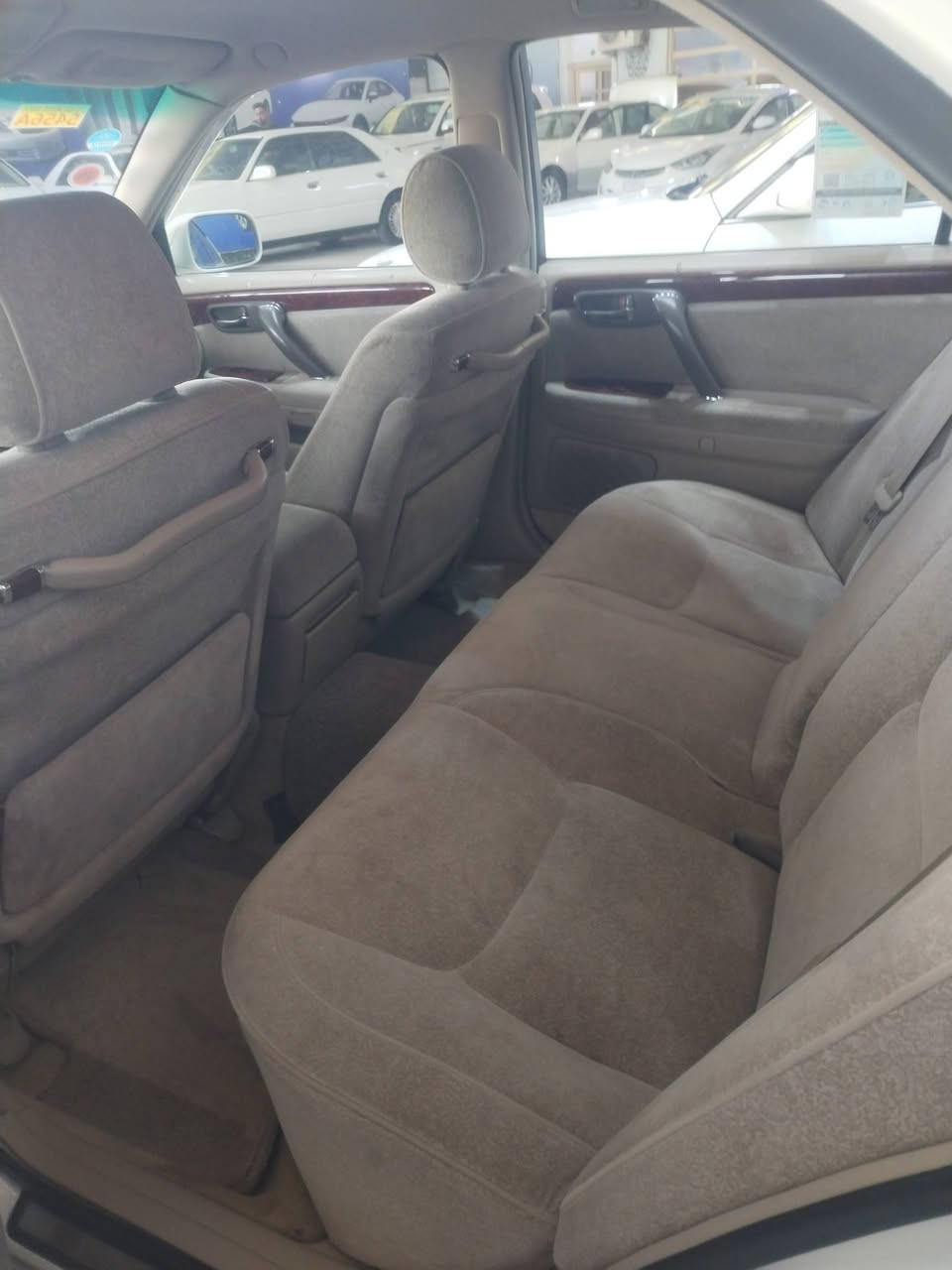 سلام عليكم مكلف بنشر ملكه للبيع قرار 48 مدفوع كمرك باقيه ع رقم دكمتين محجله خضراوي مكينه ديفور زغير سعر(95)   ***********
