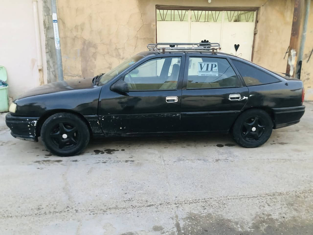 اوبل فكترا موديل 1993 رقم كركوك مشروع وطني رقم انكليزي
محرك 20 كير عادي تايرات جديد 
محرك  بدون صرف كهربايات شغاله 
مكان سياره كركوك 
سعره .. 28
***********
