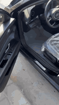 السلام عليكم سيارة النترا مديل ٢٠٢٣ بابتين مصبوغات نفسهن وبنيد متبدل سيارة جديدة ربع ما تصرف عليها السعر ١٣٥ ورقة تخم تاير جديد العنوان بغداد حي القاهرة للاستفسار ***********
