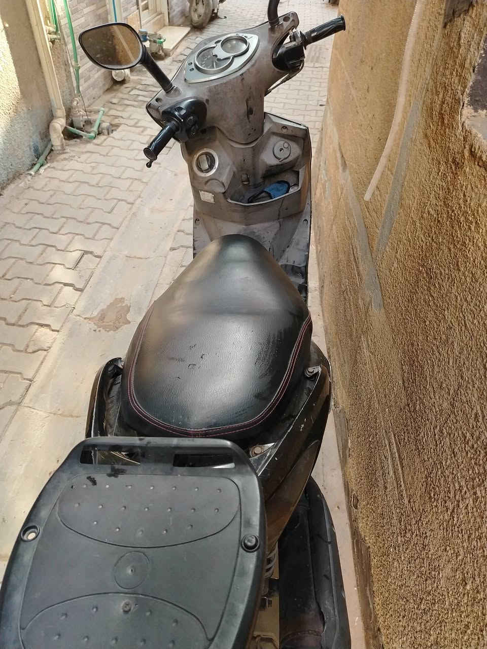 السلام عليكم سكنس فحل نظيفه قبغ نفخ السعر 900الف بيها مجال قليل العنوان الكاظمية رقم الهاتف ***********
