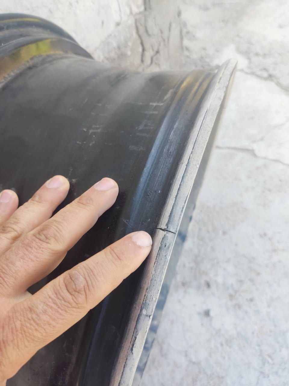 السلام عليكم ويل 19 استنكر خلفي السعر 100 ألف التفاصيل داخل الفديو مكاني بغداد قرب علوة الرشيد الدورة ***********.  ***********
