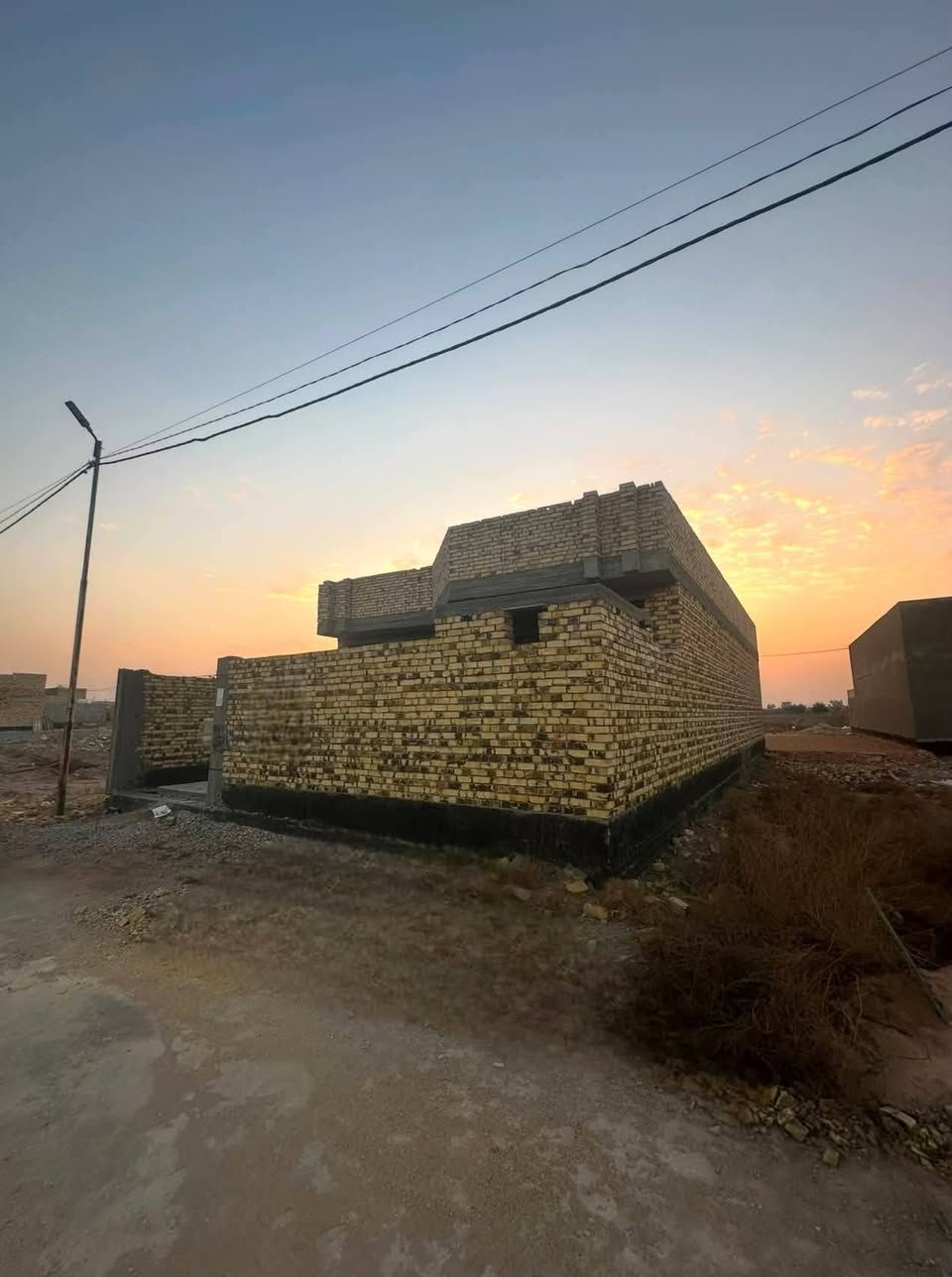 🚨 فرصة للبيع 🚨
هيكل سكني مساحة 200 متر
📍 الموقع: طريق السنية السياحي – مجمع توحيد، ورة السكة، نهاية المجمع البلوك الرابع قبل الأخير
يتكون من: ▫️ غرفتين
▫️ صالة
▫️ مطبخ
▫️ استقبال
▫️ صحية داخلية وخارجية
▫️ رباط
▫️ سقف وبيتونة كونكريت
💰 السعر: 57 مليون وبيه مجال
للاستفسار مراسلة خاص


**إذا كنت صاحب هذا الإعلان وتريد حذفه لأي سبب، رجاءا أرسل رسالة إلى الدعم الفني**