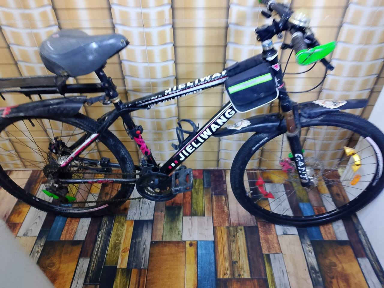 بايسكل الماني مستعمل السعر 100 / اتصال وات ساب ***********
