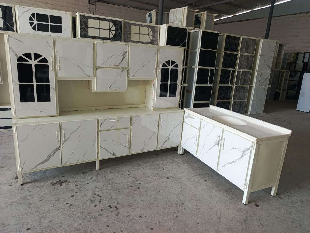 ما عليك بس  احجز والطلب يوصل لباب بيتك 🤗🌹🤗..
كاونتر  وملحق قياس مترين ونص 
..مع سنك متر ونص مرمر.


**إذا كنت صاحب هذا الإعلان وتريد حذفه لأي سبب، رجاءا أرسل رسالة إلى الدعم الفني**