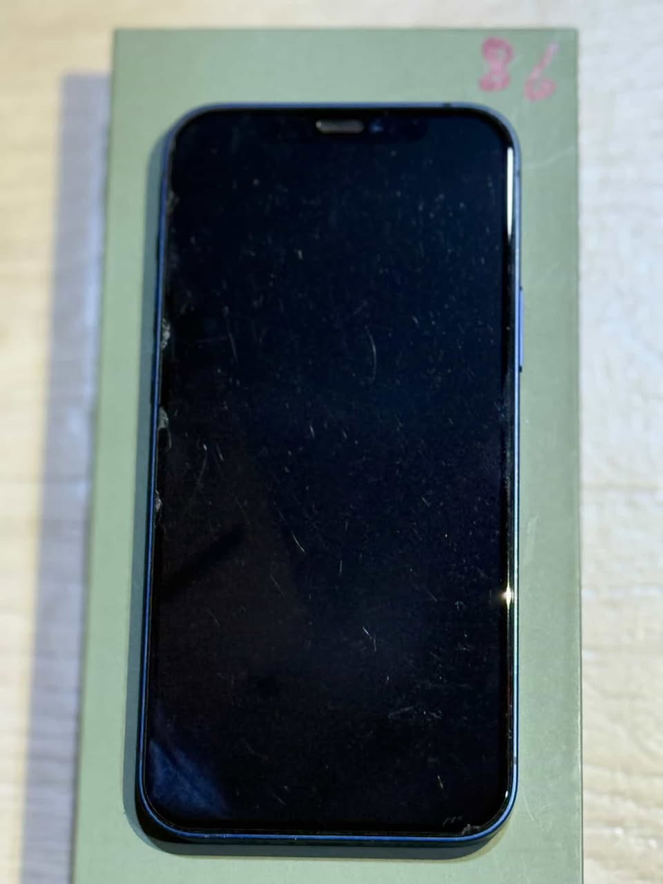 السلام عليكم ايفون 12العادي للبيع ذاكره 128 نموذج M الون ازرق البطاريه 79 جهاز وتر بروف مامفتوح منه برغي مكفول وكلشي شغال ملحقاته شاحنه وكارتونه + كفرات السعر 350 متواجد ع هاذ الرقم ***********
