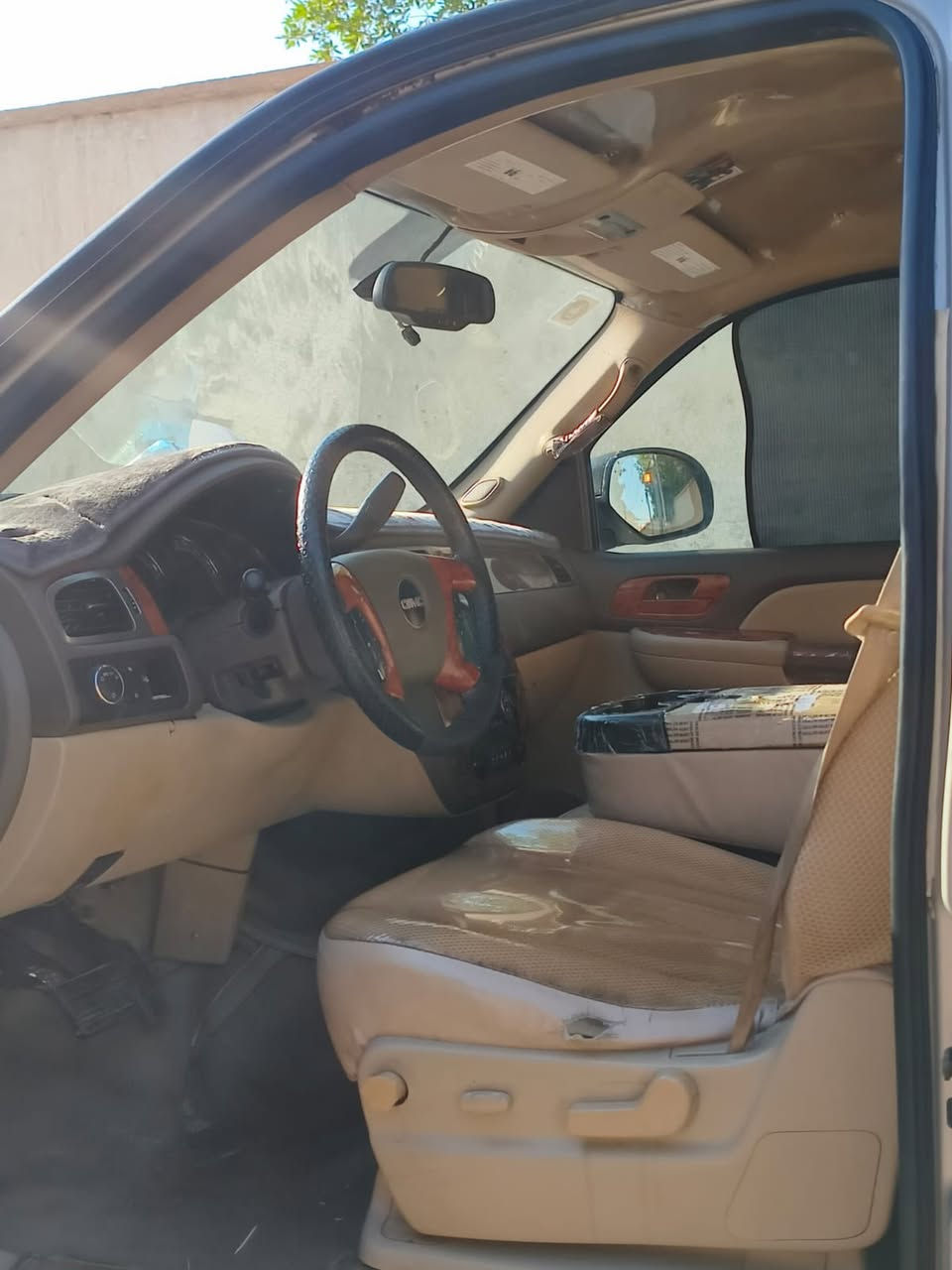 السلام عليكم
للبيع يوكن تكسي اجره خطها كربلاء بصره رقم انكليزي بصره الجديد بسمي خليجيه فحل 8 برغي مكينه كير حداده تبريد تخم تاير كله جاهز مصبوغه ابيض مكفوله من الضربه موديل 2008 موبايل 
***********
