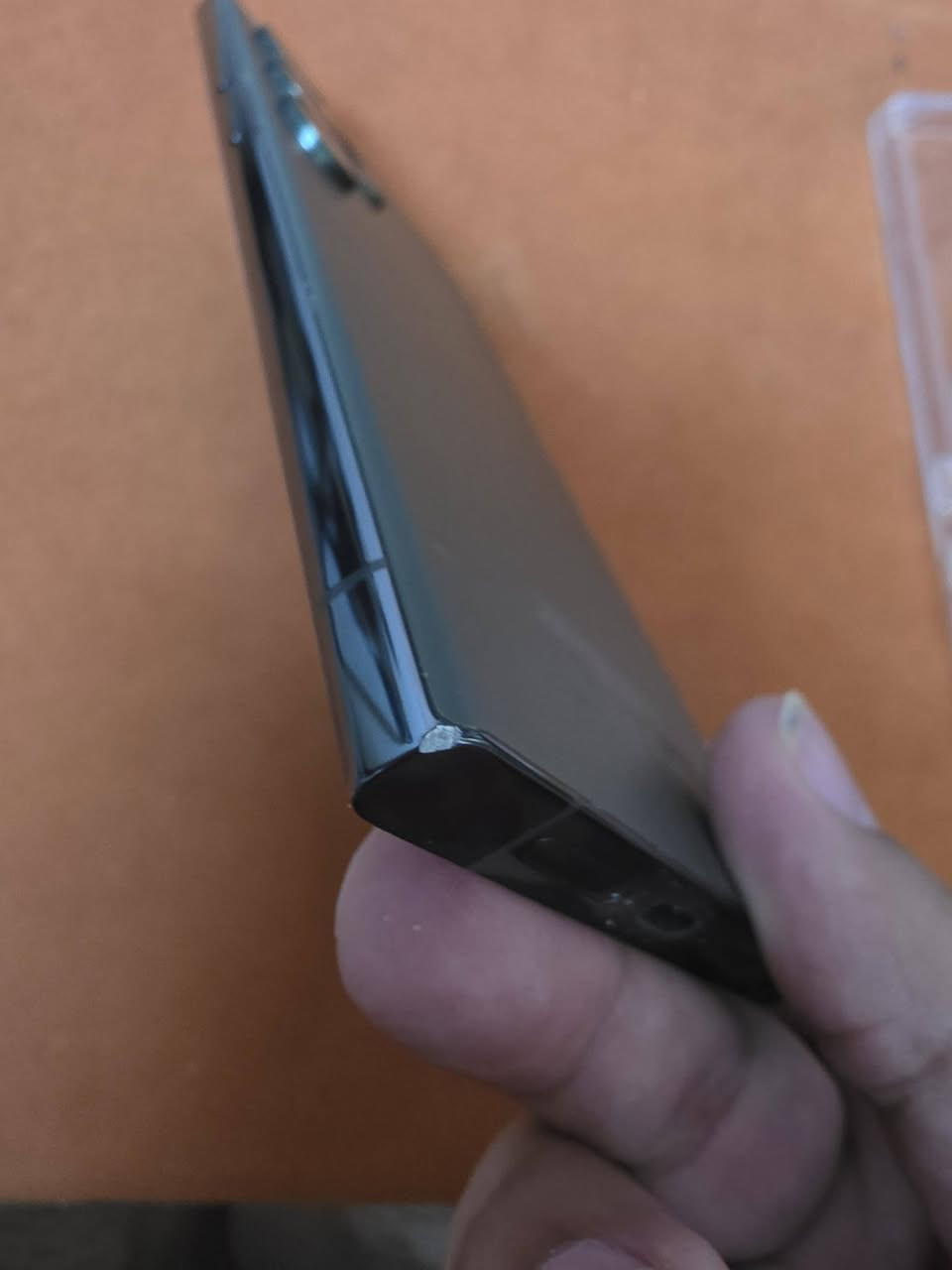 سامسونك  s23 الترا 
ذاكره 512  
نضافه ٩٨ بل ميه  بي شخطه بسيطه جدا يم حافه القلم 
مبدل بطاريه اصليه قبل سبوع  من سامسونك 
كامل الملحقات علبه وكفر ولزكه  ولزكه كامره وهل امور كلها جدد قبل سبوع بدلتهم 
للبيع السعر 750 الف 
العنوان بغداد  الحريه مقابل هايبر ماركت التعاون او حي الجامعه  قرب مجمع الايادي السكني 
***********
