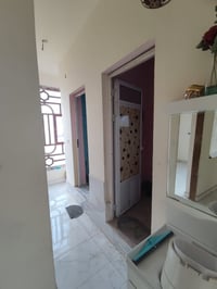 شقه مساحه 150 موقع جمعيه مجاور مطعم فوانيس ترهم مكتب او مسكن شقه نظيفه...