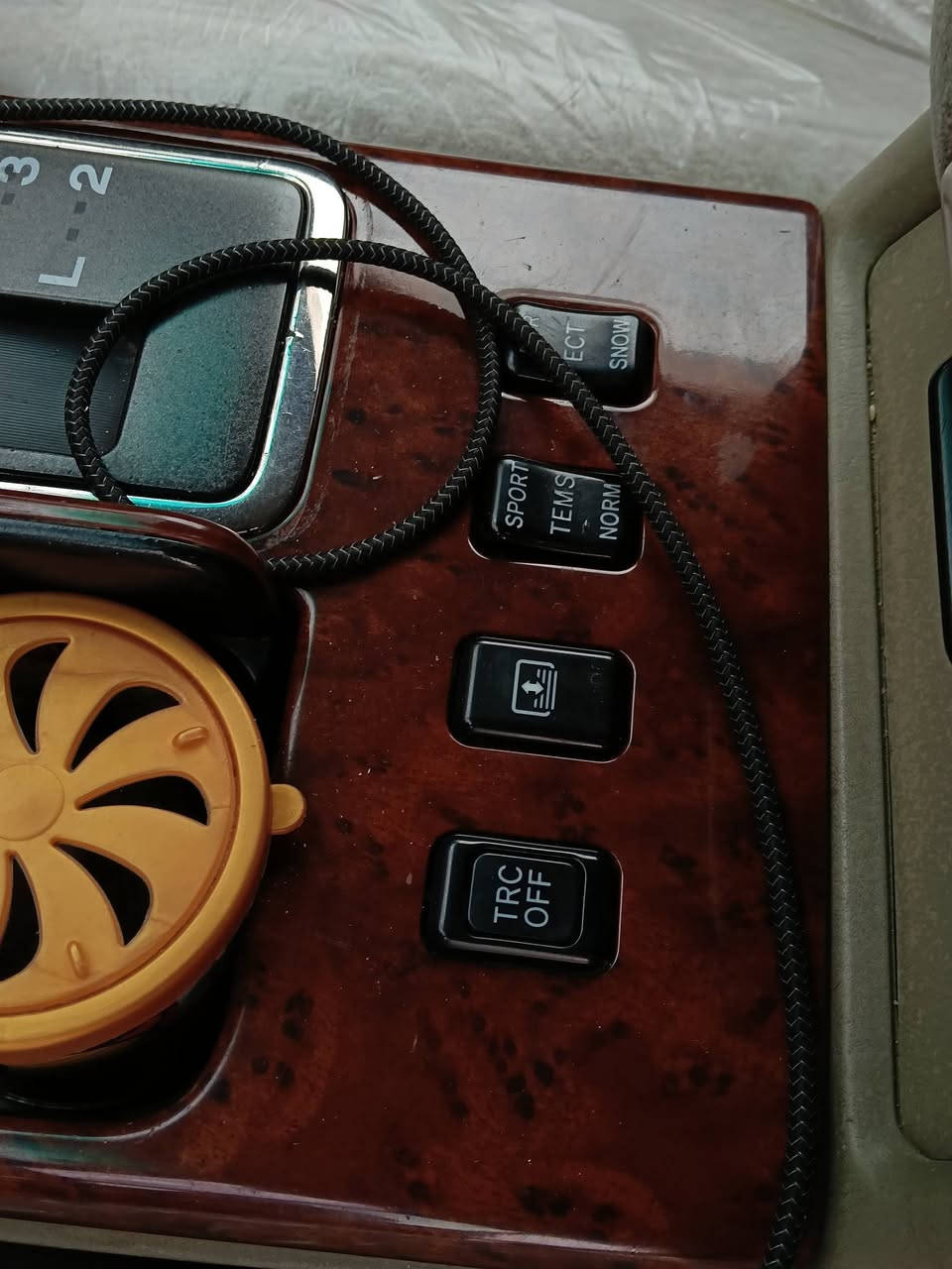 ملكة ديفور الجبير 4 دكم تبريد خلفي ثلاجة مثبت سرعه تحكمات ستيرين
مكفولة من ظربة وكصه واصوليات 
رقم نجف بأسمي شخصيا مكاني نجف 
السيارة جديدة وجاهزة كير مكينة حدادية تبريد كله جديد 
الاستفسار اتصل ***********
