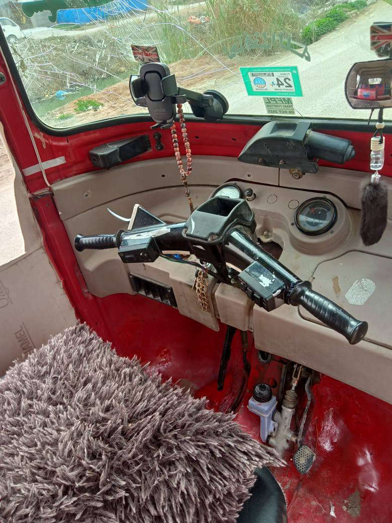 تكتك للبيع موديل 2018جهازه على اخر حبايه مكفول المحرك لا تبخير ولا صوت تحويل ثاني يوم 4500اربعه ونص وبيها مجال مال واحد يريد يعيش يشتغل بيها
مكلف بل نشر 
***********رقم صاحبها
