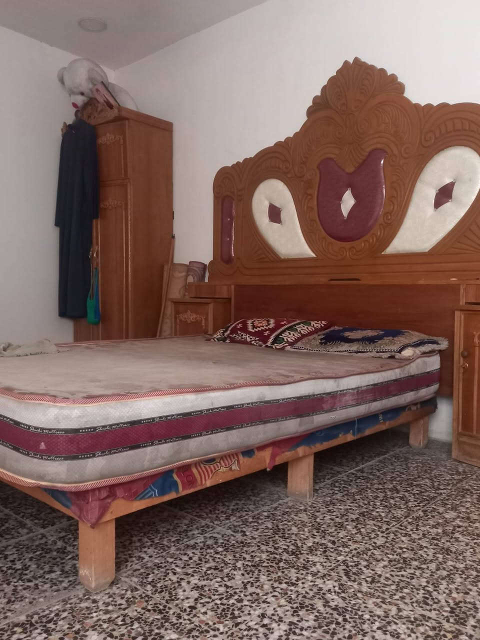 عيوني مدينة الصدر حي طارق الوصط تيل 13
السعر 200 
للتواصل ***********
