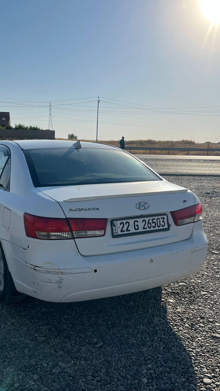🚗 للبيع | هيونداي سوناتا
🔹 موديل: 2010
🔹 وارد: كوري
🔹 محرك: 4 سلندر (اقتصادي بالوقود)
🔹 🔹 گير: أوتوماتيك مع وضع تيبترونيك (+ / -)
🔹 اللون: أبيض
المواصفات:
✅ تبريد ثلج.🧊🧊
✅ زجاج كهربائي.
✅ شاشة أندرويد كبيرة .
✅ مقاعد نظيفة مع تلبيسات جديدة.
✅ حساسات خلفية.
✅ كاميرا خلفية
✅ مرايا كهربائية.
✅ قفل مركزي
✅ وسائد هوائية (Airbags).
✅ نظام ABS مانع انغلاق المكابح.
✅ ويل ألمنيوم أصلية.
✅ إنارة ضباب
✅ تشغيل مفتاح
✅ محرك وگير شرط💫.
✅ سيارة استخدام شخصي ونظيفة.

💰 السعر: (105) عليها غرامات 3 اواراق نازل من السعر/وقابل للتفاوض /السياره بدون ضرر مبدل باب خلفي بدون دواخل
مال گصه مخليلك صوره الضررر
📍 الموقع: (جنوب الموصل قريه طويبه).
📞 للتواصل: ***********

