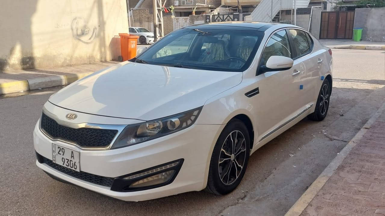 سلام عليكم شباب عندي اوبتما 2012 خليجي مكفوله كفاله عامه رقم واسط مواصفات شاشة كاميره حساس خلفي وامامي بنوراما محرك 2000 سياره كلش حلوه السعر 136 تلفون ***********
