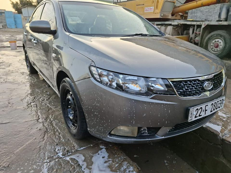 السلام عليكم للبيع فورتي ٢٠١٠ لسياره بيه شويه من الداير لخلفي ولجاملغ الايسر بيه صبغ ونص لبنيد رقم اربيل لدولي تريد وكاله تحويل مكان بابل حي الزهراء السعر ٧٨ وبيه مجال بسيط ***********
