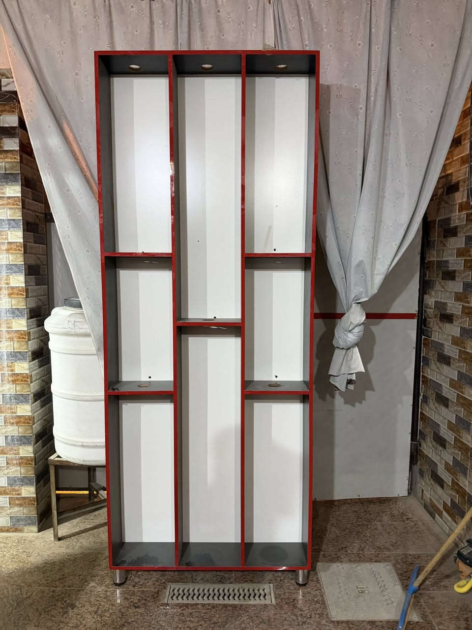 السلام عليكم فاترينات عدد ٥ مع ميز كاشير مع رفوف ام دي اف ثقيل استخدام شهر الرفوف اللوح عدد ٢٨ لوح طول متر و٢٠ وعمق ٣٠ سم
المساطر طول القطعه متر و٢٠ عدد ٢٩
مع شيال عدد ٦١ا. البيع شلعه وحده وسعر مناسب مكاني نجف حي ميسان اي استفسار عالرقم ***********
