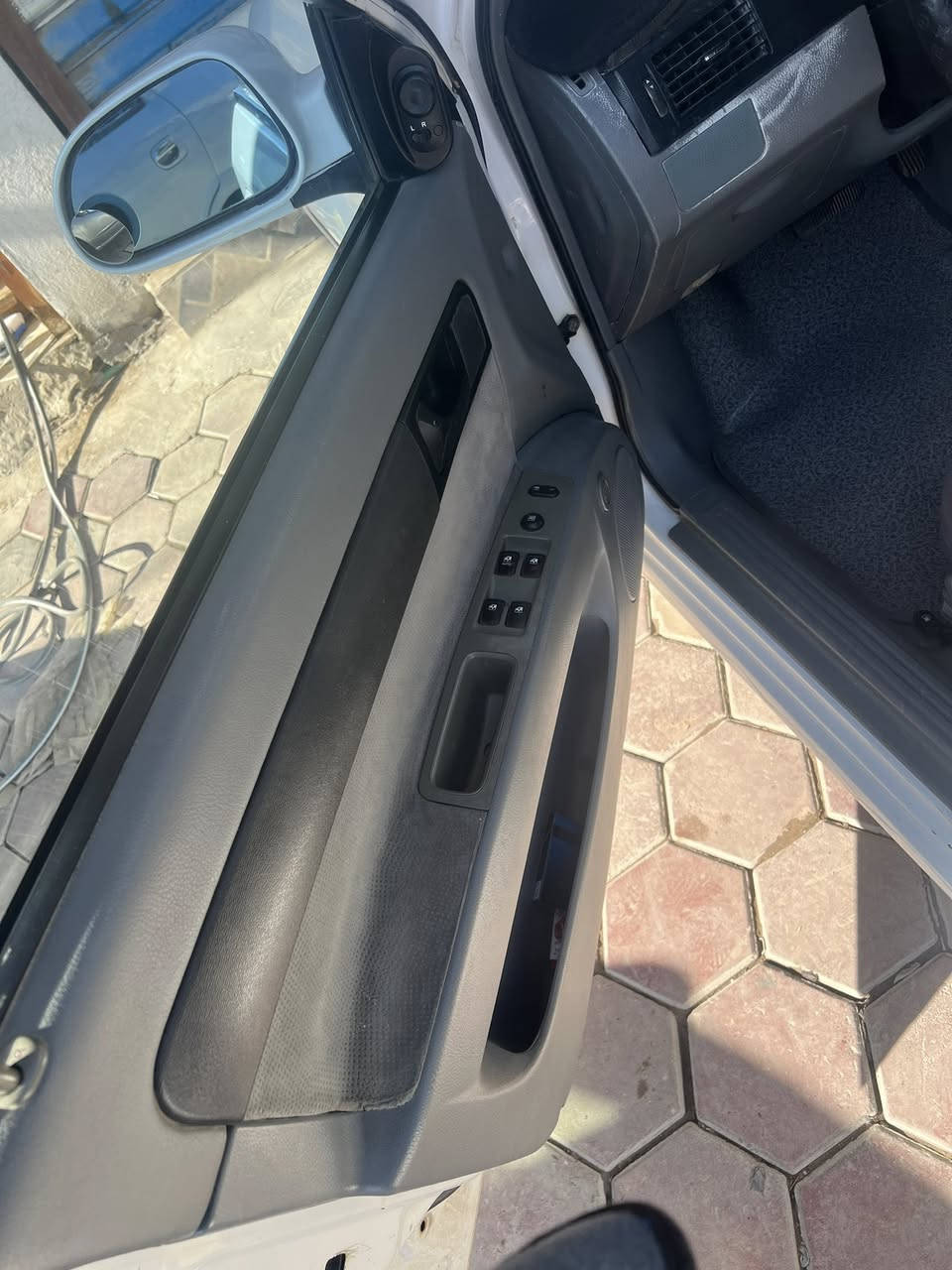 اوبترا 2004محدثه 2011گير ومكينه جدد اوتو 
سياره جاهزه حداديه وتاير ومنظومه تبريد جديده سياره جاهزه ماتخسر عليها ربع رقم واسط تحويل مباشر 
سنويه مجددها قبل شهرين 
السياره مابيه اي حادث فقط مصبوغه جماليه 
للتواصل ***********
