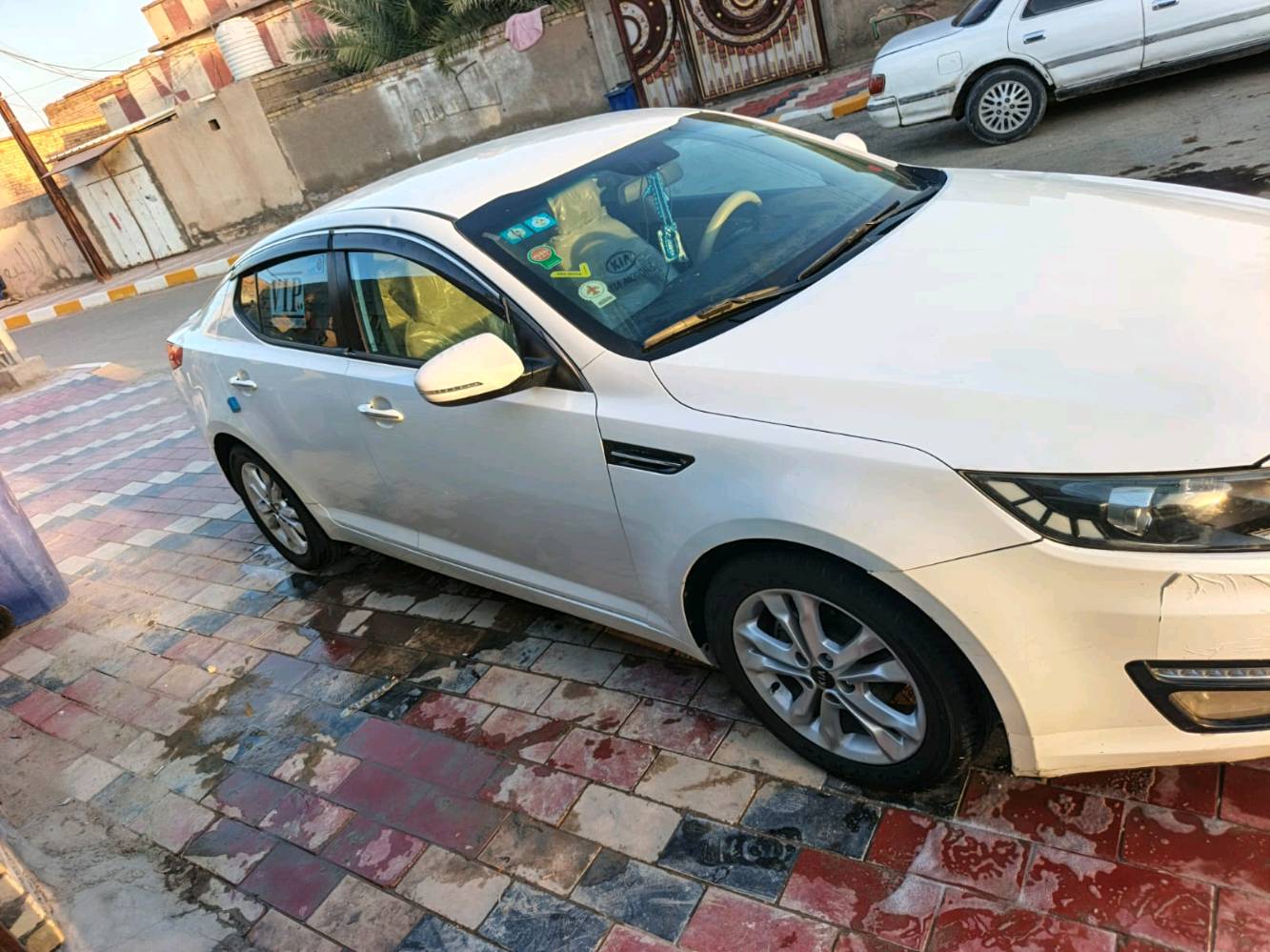 سلام عليكم 
كيا اوبتيما للبيع موديل 2014 خليجي سياره جاهزه 
أي نقص ما بيها بيه رش صبغ بل هلالات خلفي 
رقم نكليزي بسمي سعر 125