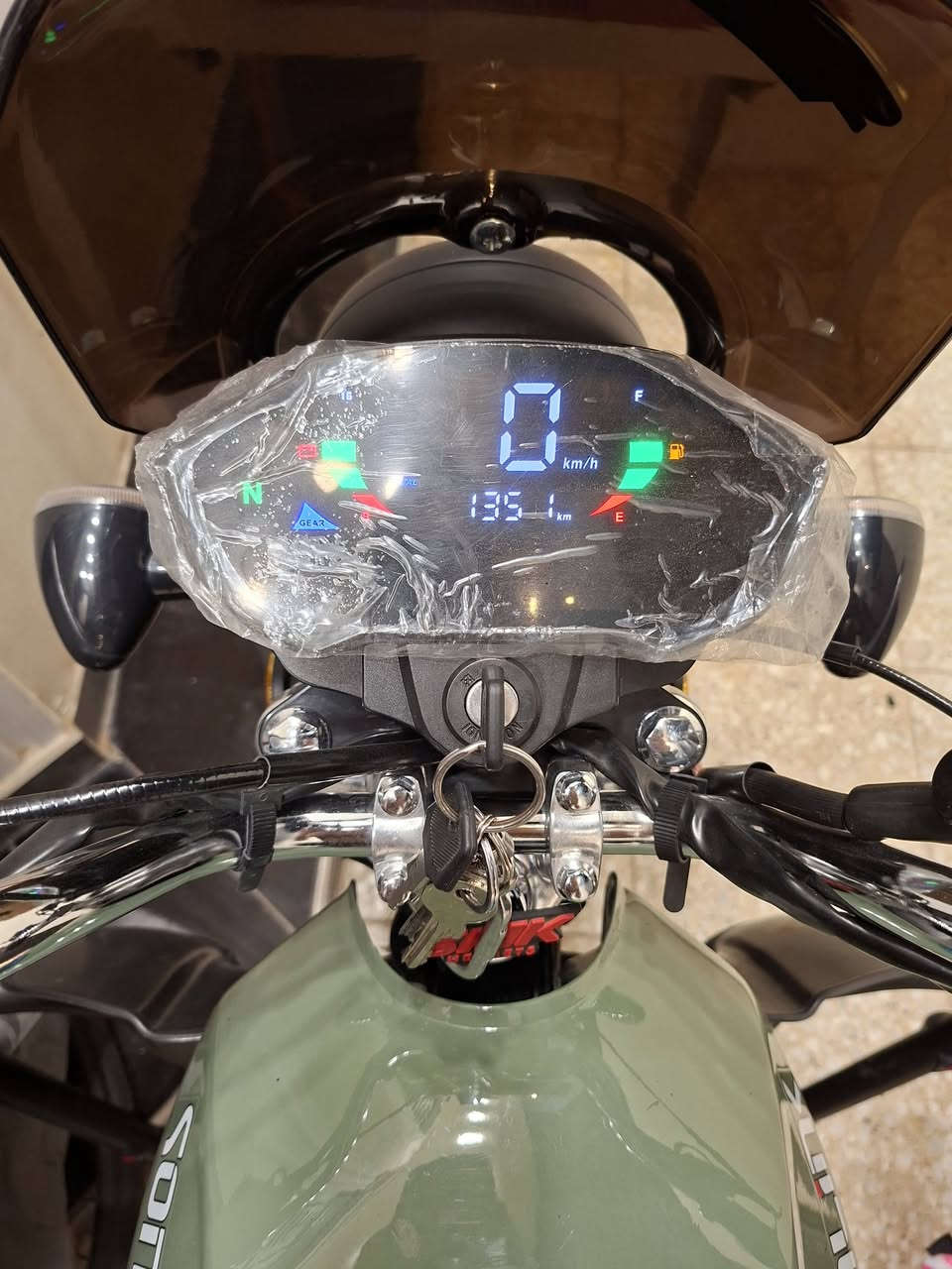 سونلنك ماكس موديل 26 اوراق سكنر
مكينه ٢٠٠
زيرو ماشيه الف و٣٥٠
جديدة كلش وما مشتغله دلفري ابد
شادلها صندوك ودرع للرجل ودرع للمكينه
رايدها مليون و ١٥٠ مجال بسيط
مكاني بغداد الحسينية وتوصيل موجود
***********
