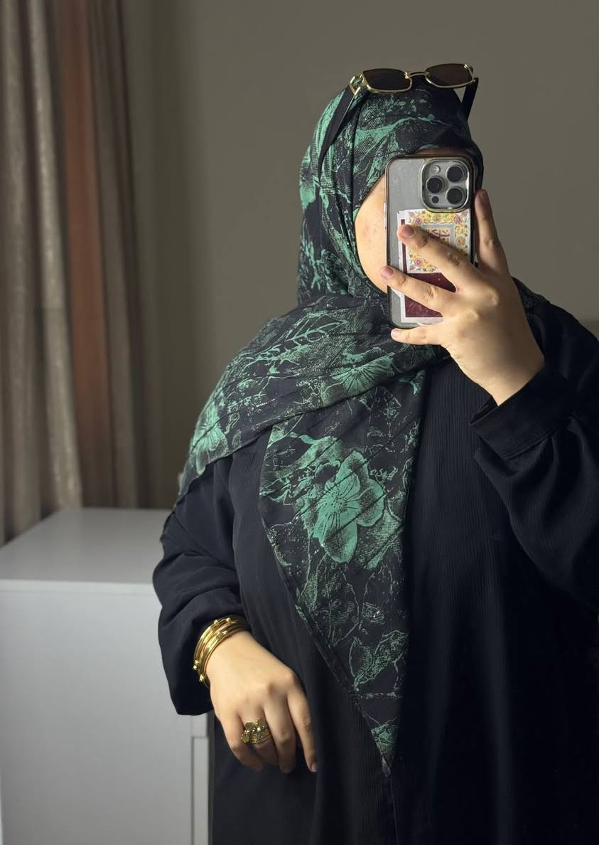 #شيفون #اماراتي #ولاغلطة #الخامة والنقشة وزن الريشة معبالك لابسة شي ❣️❣️❣️


**إذا كنت صاحب هذا الإعلان وتريد حذفه لأي سبب، رجاءا أرسل رسالة إلى الدعم الفني**