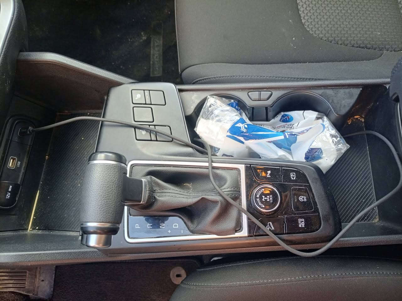 كيا سبورتج موديل 24ماشيه 11الف نص فول السياره وضع الشركه وارد امريكي حادثها جاملغ ايمن نفسه معمر السياره كفاله عدا احدثها الجاملغ الايمن مكان السياره بغداد للاستفسار اكثر اتصل *********** مرقم شهداء السعر 195وبيها مجال للشراي وذا اكو مراوس أقل من سعرها للتوضيح اني مكلف اتصل على الرقم وبي واتس اب
