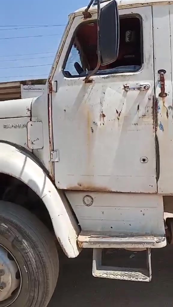 السلام عليكم سياره اسكانيا ١١١ موديل ١٩٧٣ رقم نينوى فحص وهزه جديده محرك سوبر سياره جاهزه مال شغل شرط التحويل والبراذمه من الشرعي السعر ٧٥ ورقة للاتصال 
***********
***********
