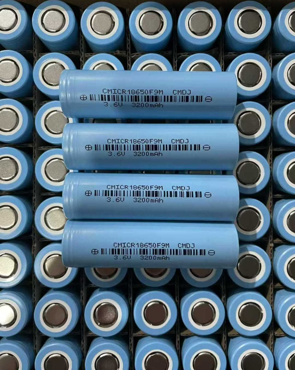 CMICR18650 Cylindrical Lithium-ion battery Handheld fan battery cell Grade A battery Radio batteries Bluetooth speaker battery battery LED Flashlight Battey.
CMICR18650F8P 3.7V 2500mAh
CMICR18650F8 3.7V 2600mAh
CMINR18650F30P 3.7V 3000mAh 
CMICR18650F9M 3.7V 3200mAh 
CMICR18650F9 3.7V 3350mAh
This rechargeable lithium battery is widely used in Electronic appliances and small appliances,energy storage series,mobile power supply,balance car,Twist car,thinking car,drift car,scooter, electric bicycle,electric motorcycle,Sound System,three-wheel electric car,Solar monitor,Electronic Tools,Emergency starting power supply,Flight detector,fishing machine,energy storage street lamp, solar power street lamp,Flashlight,electric toothbrush,Electronic Speakers,Power tools,garden machinery,Robot,unmanned detection aircraft,Solar power Lights,Laptop,Power Station,vacuum cleaner, juicer,sweeper,Electric fan,Electric smart door monitoring card,Electric smart sensors,energy-saving audio,Energy storage/power/military battery,automotive power battery,etc.High-end quality,brand quality,safe and reliable,high cycle performance long life.


**إذا كنت صاحب هذا الإعلان وتريد حذفه لأي سبب، رجاءا أرسل رسالة إلى الدعم الفني**