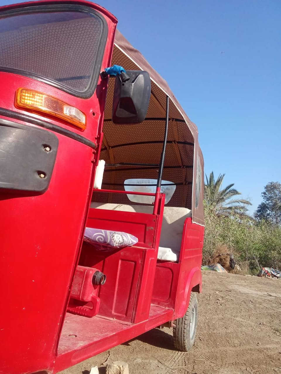 السلام عليكم تكتك زيل للبيع
معمره جديد وبيها محرك باجاج 2021كامله
السعر 1900وبيها مجال حك الجيه
***********
