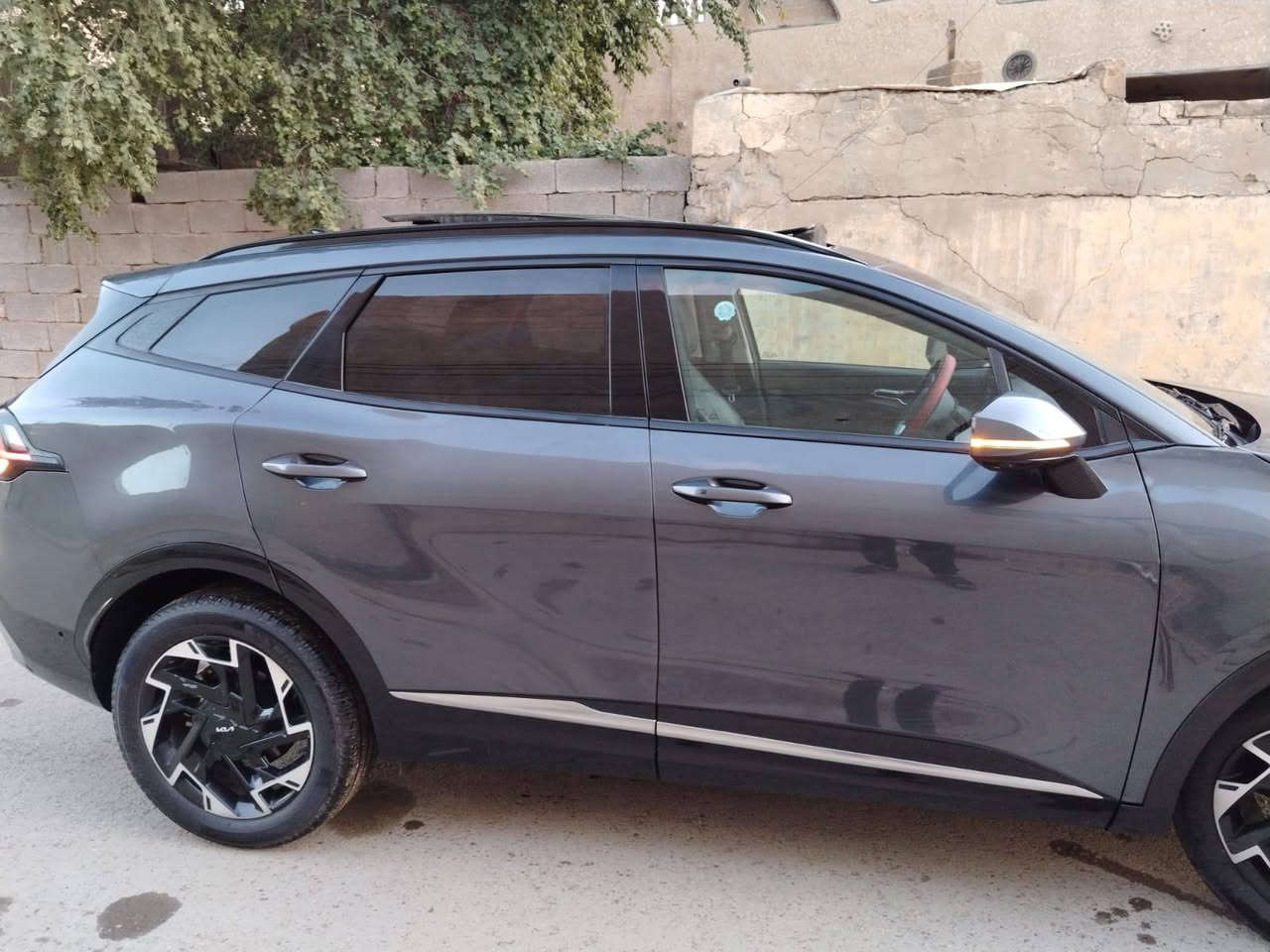 كيا سبورتج sx برستيج فول مواصفات 1/1 للبيع
موديل 2024 
 ماشية 19 بامريكا  
1. محرك 2500 
2. كير 8 نمر 
4. بانوراما
5. بصمة : تشغيل - ابواب - صندوك
6. صندوث كهرباء
7. شاشة كبيرة على طول  الدشبول تدعم  ابل كاربلاي واندرويد اوتو وفول تحكمات
8. كيجات الكترونية متغيرة حسب الوضعيات
9. انظمة القيادة : سبورت - سمارت - نورمال
10. كشنات كهرباء فول 
11. كراسي كهرباء فول تحكم مع كشن امامي متحرك عند النزول اوتماتيك
12. اضواء ترحيب عند الاقتراب مع ترحيب داخلي عند الصعود او المغادرة
13. شحن وايرليس
14. منافذ تايب سي عدد 3 مع 2 في الكشنات ومنفذ يو اس بي ومنفذ جداحة
15. هاند بريك بصمة
16. اوتو هولد
17. كاميرات 360 مع بالاشارات الجانبية مع وضعيات مختلفة للكاميرات
18. فول رادارات امامية وخلفية وجانبية . نقطة عمياء وحساسات امامية خلفية 
19. تحديد مسار ذكي
20. قيادة ألية ذكية
21. نقطة عمياء
22. كروز سرعة
23. تدفئة كشنات 
24. سستم صوت هارمن 
26. خزن كشن سائق ميموري وضعيتان
27. ويل كب حجم 19 وحساس اطار ،        
28. اشاير بالمري
29. تشغيل عن بعد
30. شاشة لمس متغيرة لتحكم الميديا او لتبريد
31. ستيرن فول تحكمات
32. السيارة 2 ويل يعني المرغوب بل سوك 
33. اللوان متغير للدشبول و ابواب السيارة
وصور الحادث موجود بالمنشور
السعر185
***********
