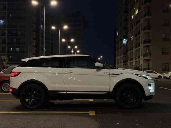 سلام عليكم للبيع 
رانج روفر ايڤوك 2012 رقم بغداد
وارد خليجي وكاله سردار
فول مواصفات
تبريد قطعتين
حساسات امامي خلفي
كشافات ضباب امامي خلفي
محرك 2000 Turbo
اوتو بارك
اوتو ستوب
اوتو سايد بريك
كشنات جلد
كشنات كهرباء كشنات ميموري
مراة قلاب عند تغير الكير الى الوراء
قمارة بانوراما كاملة على طولها
مري شفط
ويل كب حجم 20
اشارات بالمراية
اربع انظمة قيادة طيني صخري صحراوي عادي
مانع انزلاق ومانع تزحلق
مانع انحدار جبلي
نظام سبورت للتسارع مع شفتات للقيادة خلف الستيرن
نظام كروز سرعة للطرق الخارجية مع امكانية القيادة باليد للبانزين والسرعة بدل استعمال الارجل
نظام التحدث مع السيارة للتحكم بالاوامر الصوتية للرايدو والمسجل
تحكم ستيرن كامل جهتين
السعر ١٤٣وبيه مجال بسيط للشراي
للاتصال ***********
            ***********وات ساب
