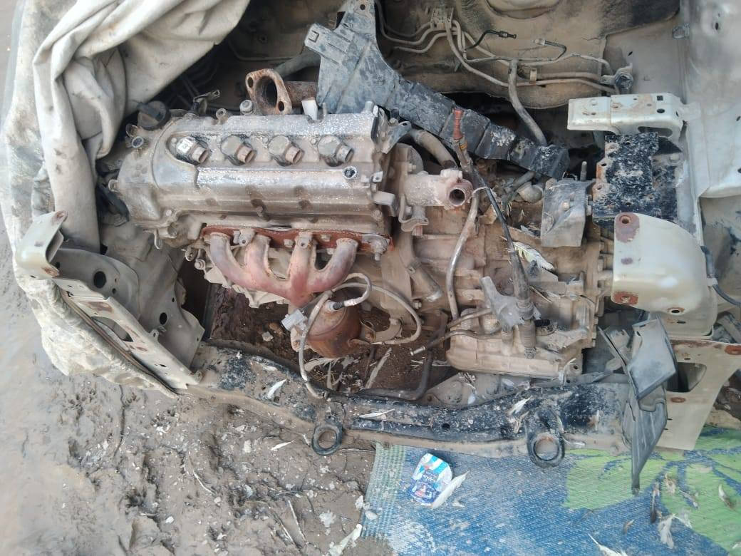 السلام عليكم  ساسوكي سويفت  ٢٠١٣ مكاني بغداد 
ابيع شلع اب ١٠ ورقات
محرك وكير برغي ممفتوح بيهن وشرط الشغل ولبدي وكهربائيات عقول نواعم هواي وياه ***********
