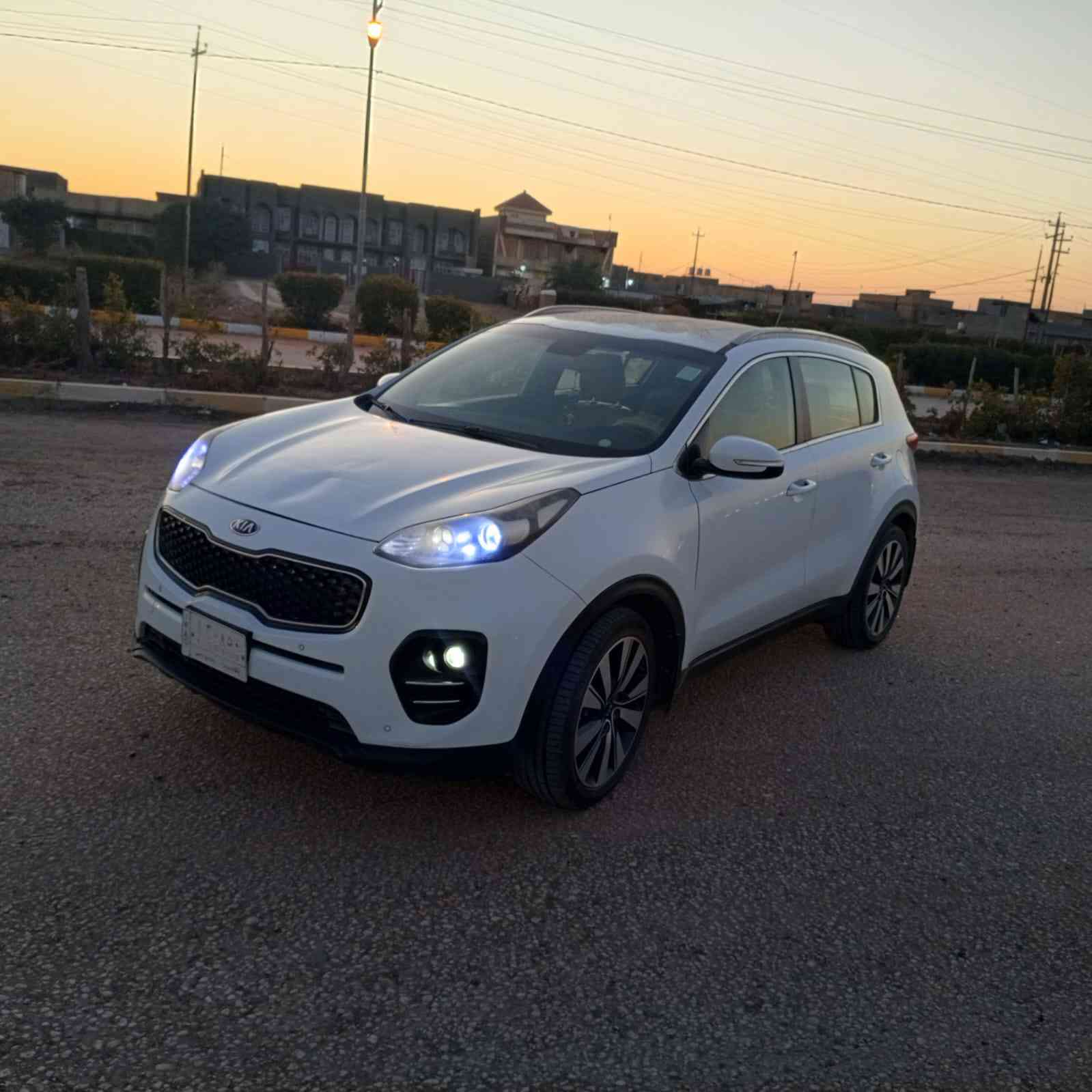 السلام عليكم ورحمة الله وبركاته 
اخوان سيارة اسبورتج 2017  شكل جديد السيارة  كفاله عامه  فقط كم حالوبه بالقماره ومامبينه كير مكينه حداديه كله وضع شركه  مكينه 2000 دوش  فول مواصفات عدا البصمه وال فتحه ماشيه 125 حقيقي رقم قادسيه  مداور ثاني يوم السعر 173 وبيه مجال للطيبين  مكاني بابل  للاستفسار اكثر الاتصال ع الهاتف ***********
بيه واتساب
