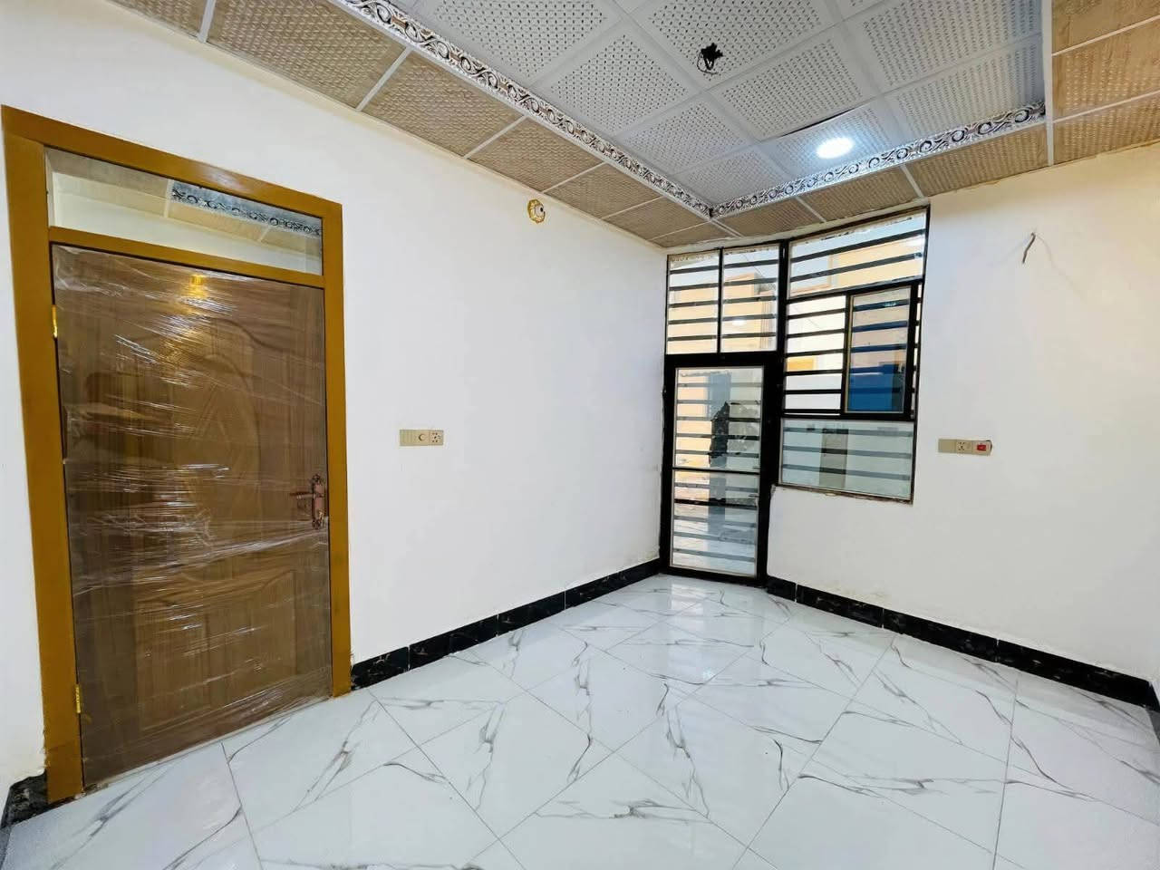 75 متر للبيع طابو زراعي سند 25 قرار محكمه باسمك مشمول بالتطويب
غرفه وصاله ومطبخ وصحيات داخليه وخارجية واستقبال.
بسعر 30 وبي مجال
عنوان البيت نجف مقابل ملحق قرية الغدير
للاستفسار اتصل على *********** أو مراسله واتساب
