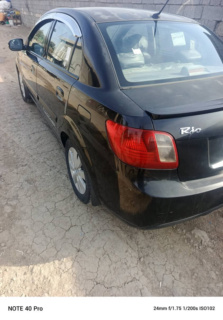 سلام عليكم سياره البيع كياه ريو موديل ٢٠١٢ سياره رقم بغداد  وهذا رقم صاحب سياره      ***********  ***********
