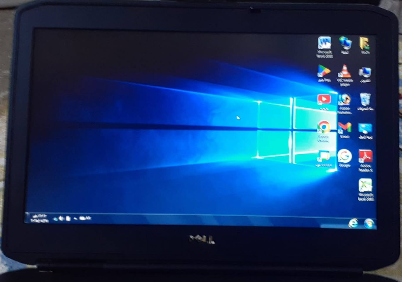 للبيع لابتوب Dell من شركة دل عالمية شرط شغل و شرط نظافة ويحتوي على منافذ يو اس بي ٣ ويدعم سيدي DvD و حجم شاشة 14 انج ولغات مالتها فول عربي وانكليزي و ذاكرة ٦٤ قابل للتطوير ورام ٤ قابل للتطوير وكذلك يحتوي على شغلات هندسيه وبيها كل برامج وورد اكسل كلشي تريد بيها وكذلك يشغل العاب خفيفه و للدراسة و بحوث طابعات تكدر تربطلها وشاحنة مالتها وياها سعرها ٢٠٠ الف شراي يتصل *********** عنوان طوز .
