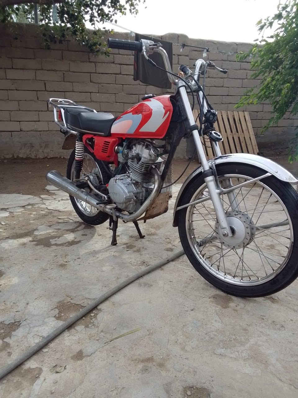 دراجه سيجي ادوات للمراوس ب ستوته اي شيي دراجه بيهاا خيط تبخير شغاله لايت وهورن وبلايت دراجه مفتوحه.توه شاد اكلجات ونظافتها شوفت عينك شلعه ومعدل لل استفسار *********** واتساب فقط المكان الاهوير
